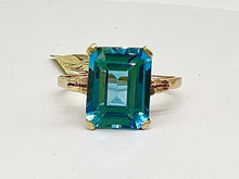 Load image into Gallery viewer, Vintage Blue Topaz Ring