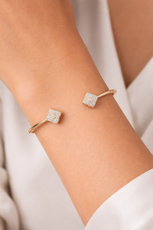 Luxurious Flex Bangle