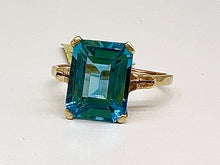 Load image into Gallery viewer, Vintage Blue Topaz Ring