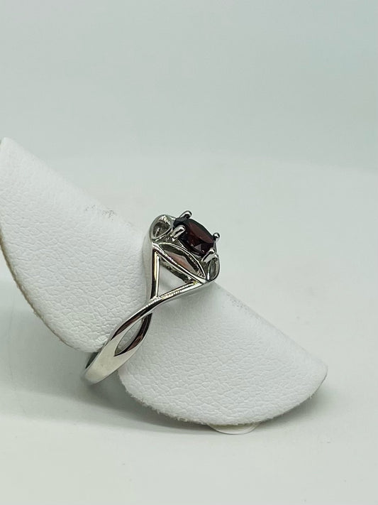 Mozambique Garnet Ring