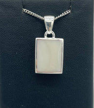 Load image into Gallery viewer, Mother of Pear Pendant