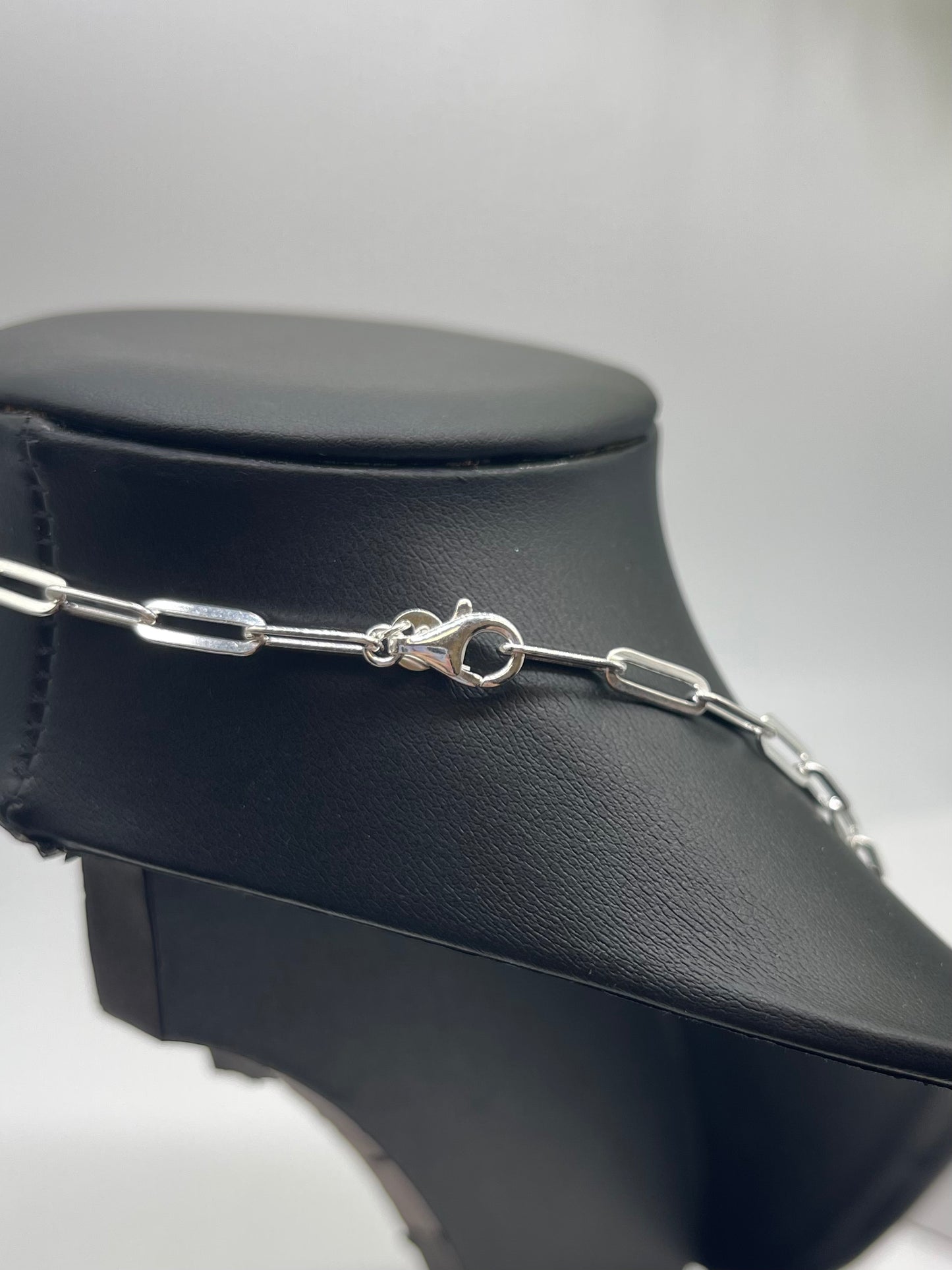 Effortless Paperclip Chain