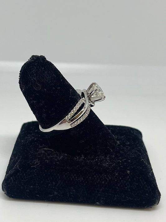 Fashionable Engagement Set