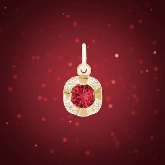 A Personal Gift She’ll Wear Every Day