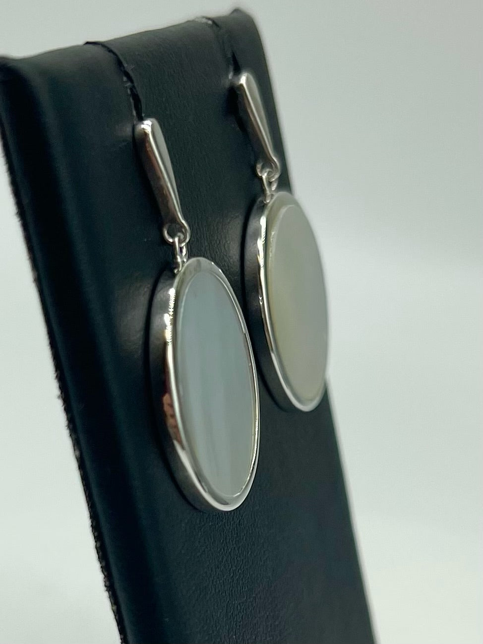 Mother of Pearl Round Dangle Earrings
