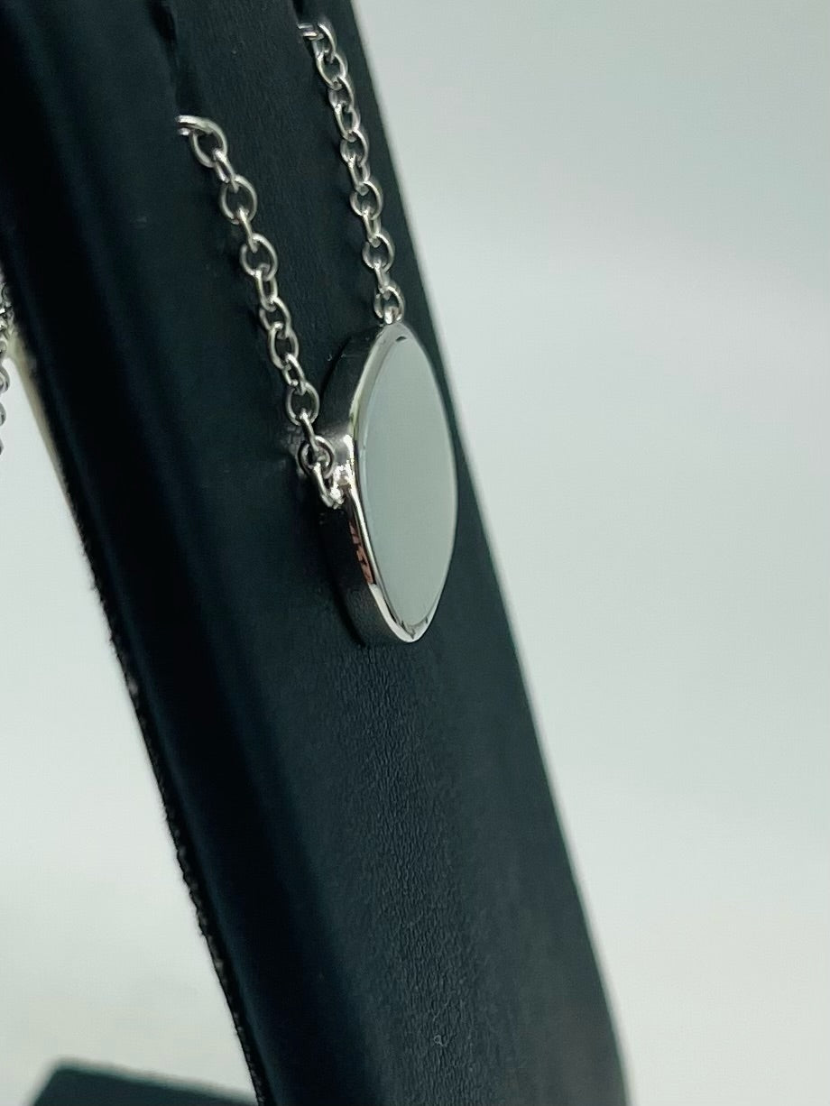 Mother of Pearl Stationary Necklace