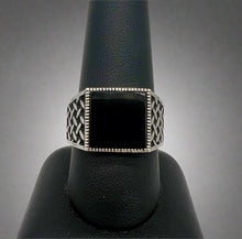 Load image into Gallery viewer, Man Onyx Ring