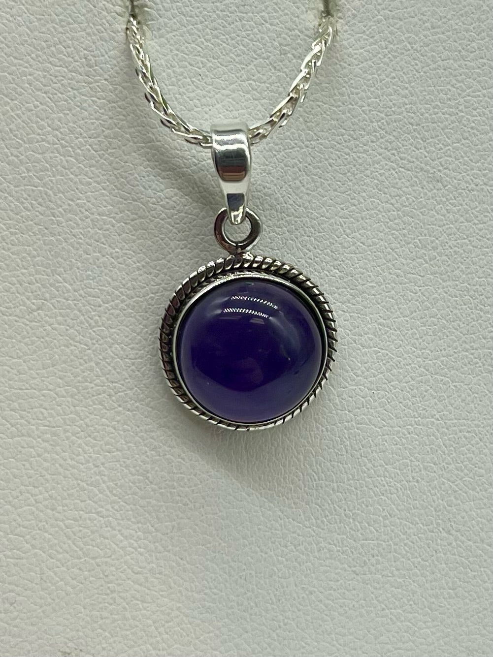 Cabuchon Amethyst Pendant