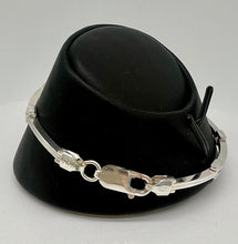 Load image into Gallery viewer, Silver Linked Fashion Bracelet