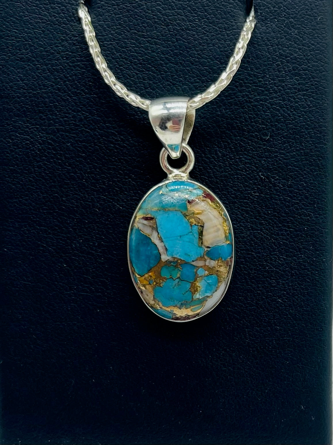 Spiny Oyster Oval Pendant