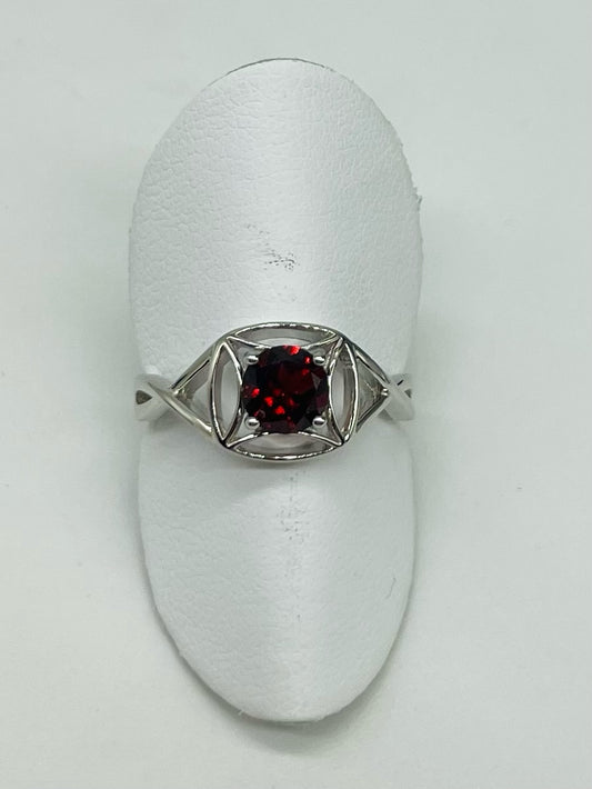 Mozambique Garnet Ring
