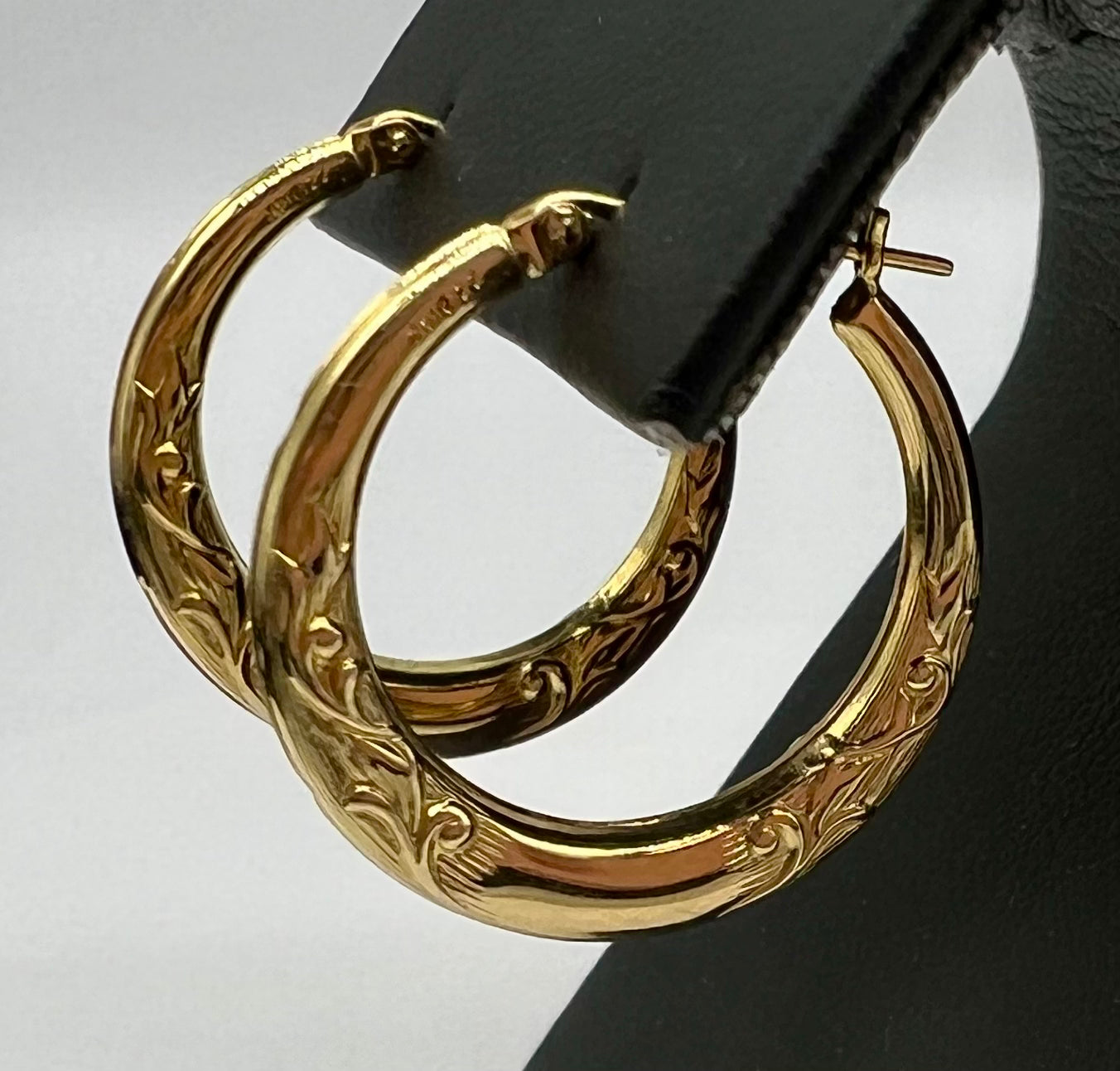 Round Detailed Hoop Earrings