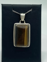 Load image into Gallery viewer, Large Tigers Eye Pendant