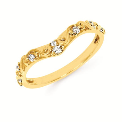 Diamond & Detail Wedding Band