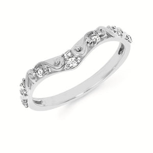 Diamond & Detail Wedding Band