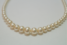 Load image into Gallery viewer, Vintage Graduated Pearl Strand