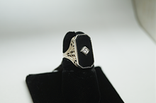 Load image into Gallery viewer, Vintage 14K White Gold Onyx