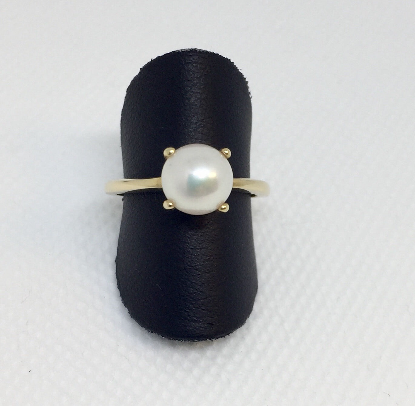 Solitaire Pearl Ring