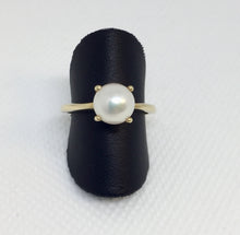 Load image into Gallery viewer, Solitaire Pearl Ring