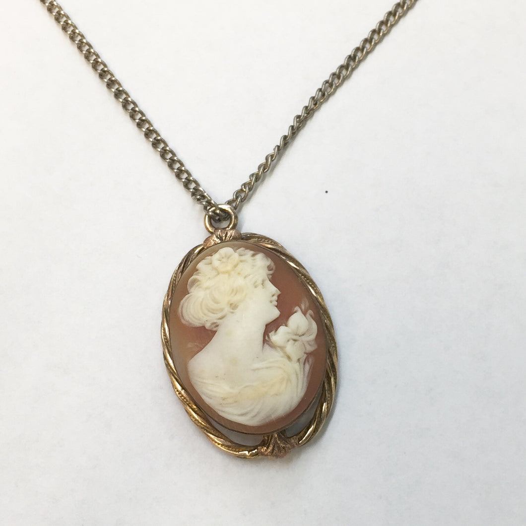 Vintage Cameo Pendant Locket
