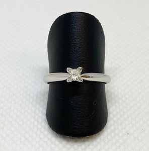 Superb 14K White Gold Princess Cut Solitaire Engagement Ring