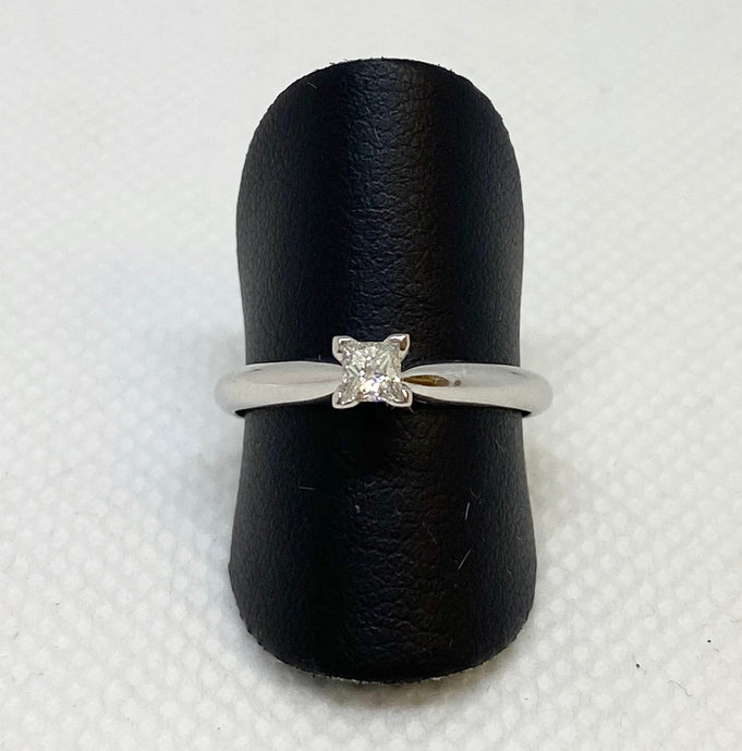 Superb 14K White Gold Princess Cut Solitaire Engagement Ring