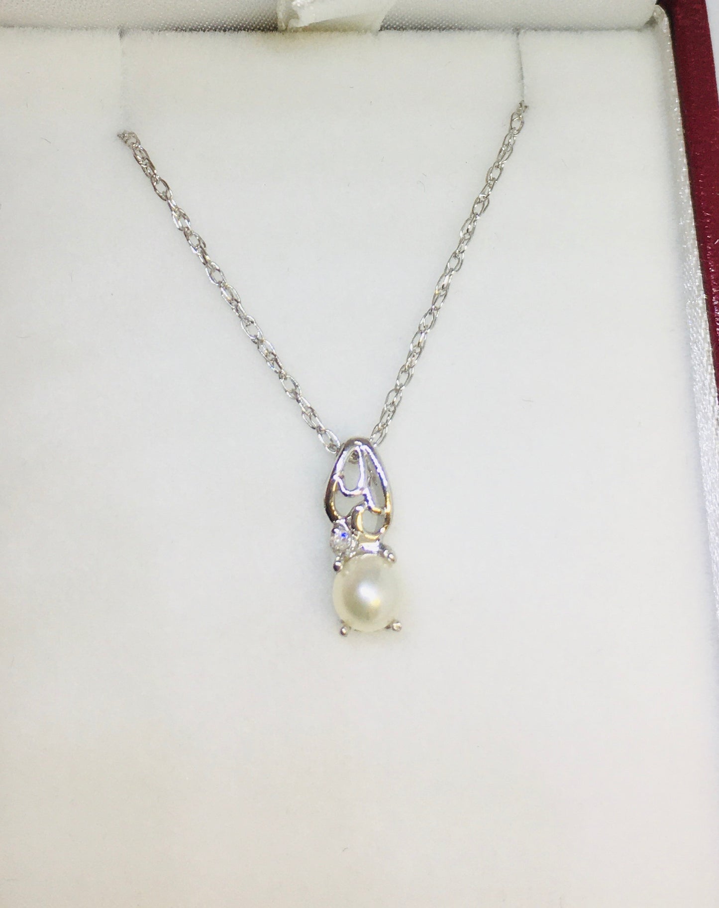 Dainty Pearl Necklace