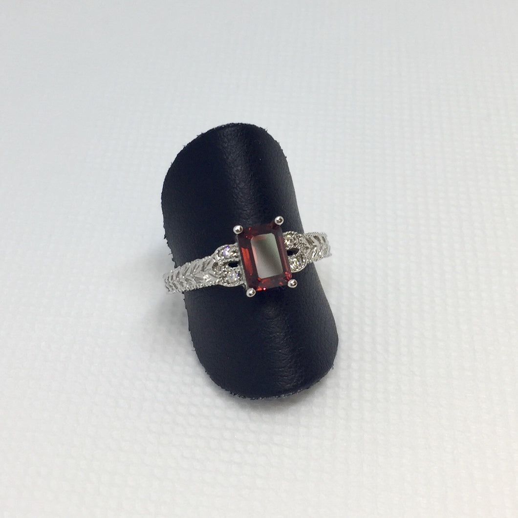 Mozambique Garnet & Diamond Fashion Ring