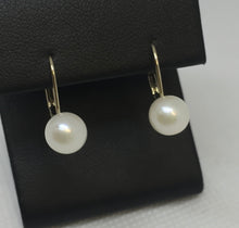 Load image into Gallery viewer, Lever Back Pearl Earrings