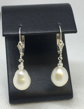 Load image into Gallery viewer, Pearl Dangle Earrings
