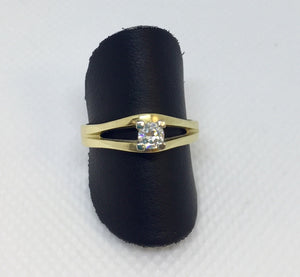 18ky Diamond Ring