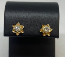 Load image into Gallery viewer, Vintage Buttercup Diamond Earrings