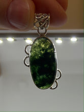 Load image into Gallery viewer, Aventurine Oval Pendant