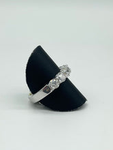 Load image into Gallery viewer, Stunning Diamond Band