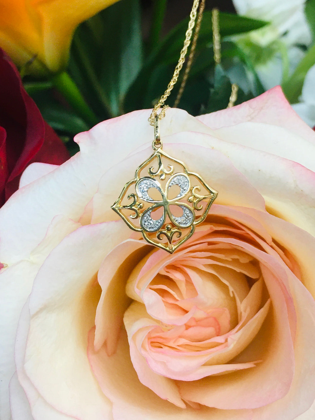 Dainty Diamond Necklace