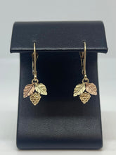 Load image into Gallery viewer, Black Hills Gold Grape Earrings