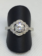 Load image into Gallery viewer, Vintage Style Engagement Ring
