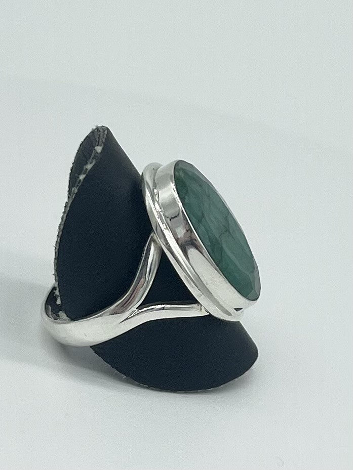 Oval Emerald Ring