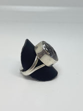 Load image into Gallery viewer, Clear Quartz Ring