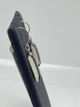 Load image into Gallery viewer, Mother of Pearl Square Earrings